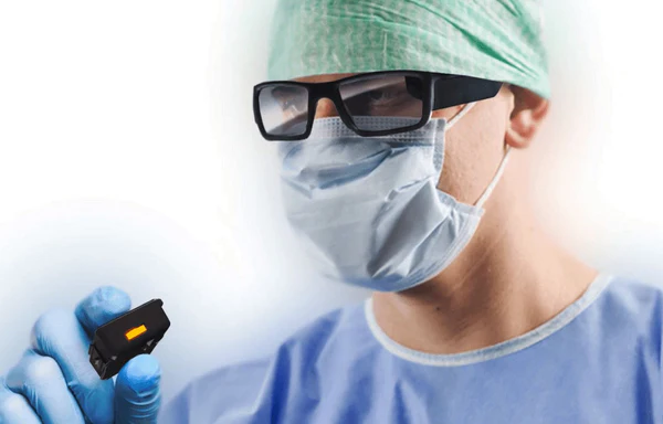 Smart glasses for surgeon assistance