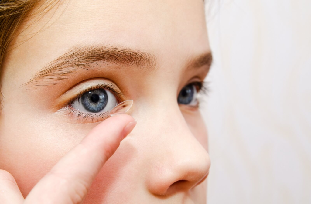 Specialised myopia control lenses